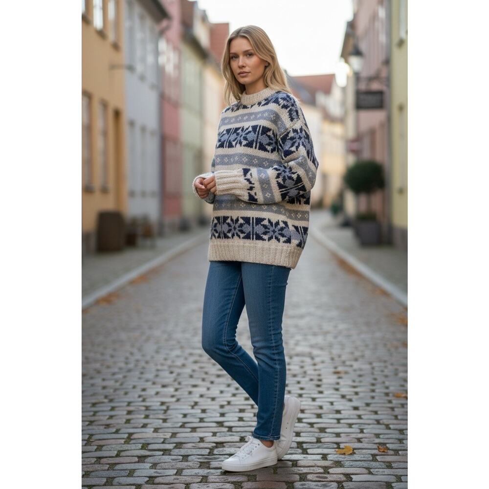 Vintage Rey Wear Chunky-Knit Sweater Adult Large Blue White Made in Ecuador